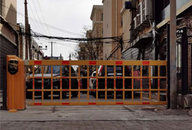 車(chē)牌識(shí)別小黃蜂，空降閘